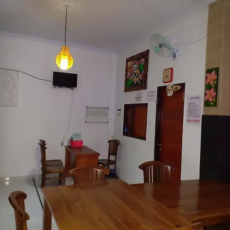 Dwiki Putra Home Stay Nusa Lembongan Exterior photo
